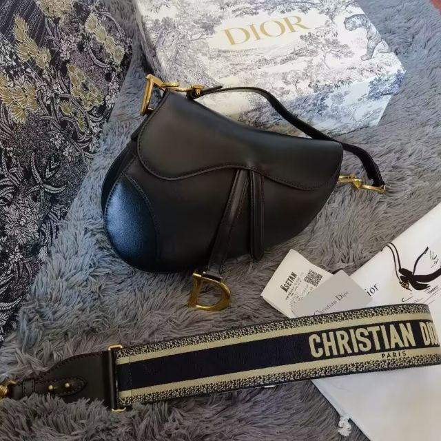 【送料関税無料】 Dior Christian - カーフスキン バッグ サドルバッグ　SADDLE Dior ショルダーバッグ