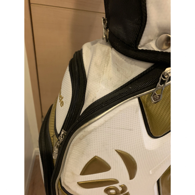 TaylorMade(テーラーメイド)のテーラーメイド　ゴルフバック　白金(中古品) スポーツ/アウトドアのゴルフ(バッグ)の商品写真