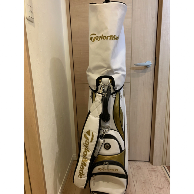 TaylorMade(テーラーメイド)のテーラーメイド　ゴルフバック　白金(中古品) スポーツ/アウトドアのゴルフ(バッグ)の商品写真