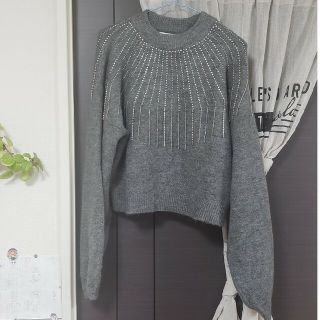 ザラ(ZARA)のストーン付きグレーニット(ニット/セーター)