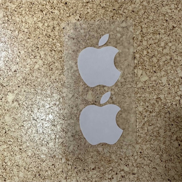 Apple(アップル)のApple ステッカー　ピン スマホ/家電/カメラのスマホアクセサリー(その他)の商品写真