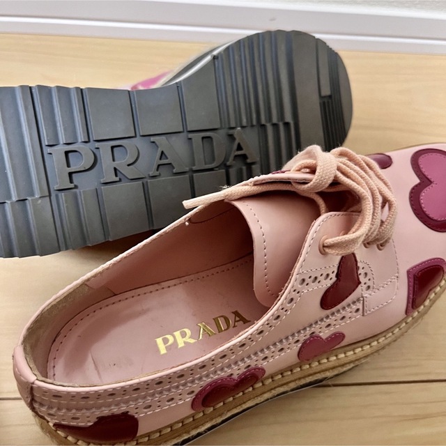 PRADA(プラダ)のりらのえさま専用ページ レディースの靴/シューズ(スニーカー)の商品写真