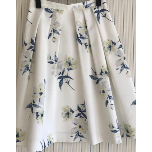 Apuweiser-riche(アプワイザーリッシェ)のアプワイザーリッシュ　花柄スカート レディースのスカート(ひざ丈スカート)の商品写真