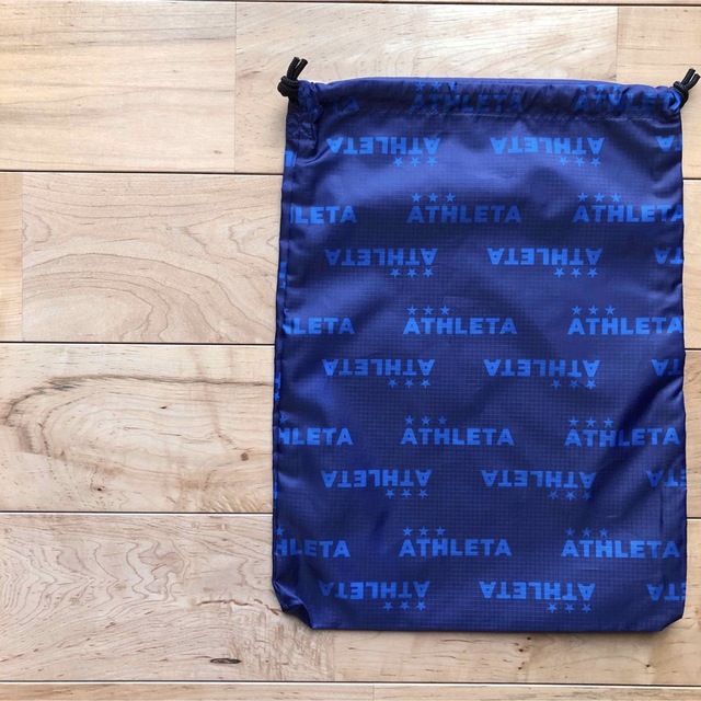 ATHLETA(アスレタ)の新品ATHLETA アスレタシューズケース05269ネイビーシューズ袋 スポーツ/アウトドアのサッカー/フットサル(シューズ)の商品写真