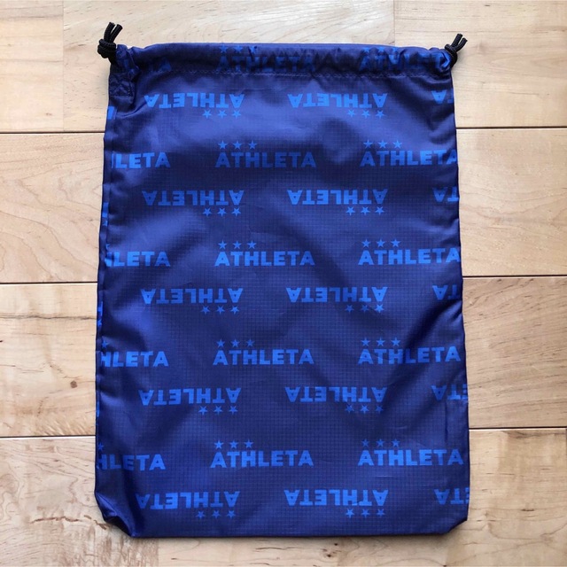 ATHLETA(アスレタ)の新品ATHLETA アスレタシューズケース05269ネイビーシューズ袋 スポーツ/アウトドアのサッカー/フットサル(シューズ)の商品写真