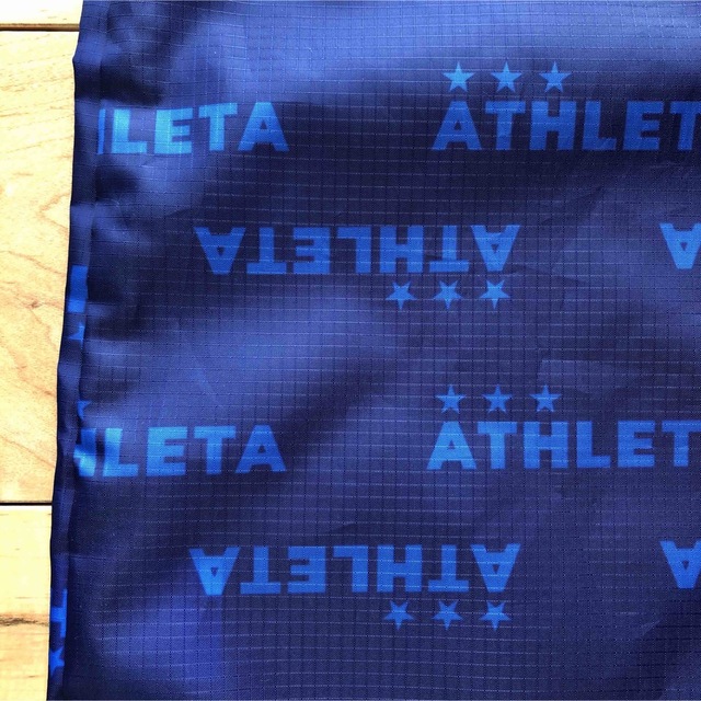 ATHLETA(アスレタ)の新品ATHLETA アスレタシューズケース05269ネイビーシューズ袋 スポーツ/アウトドアのサッカー/フットサル(シューズ)の商品写真