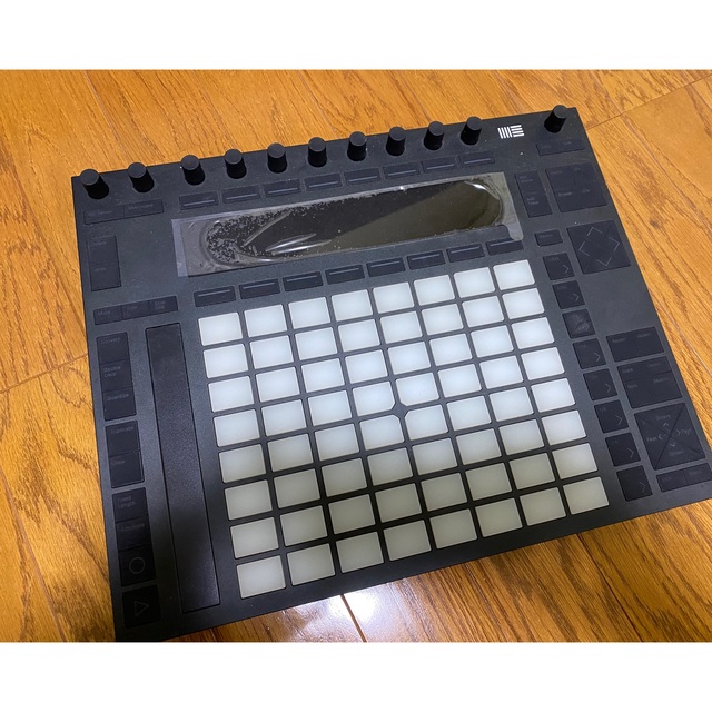 MIDIコントローラーAbleton push2