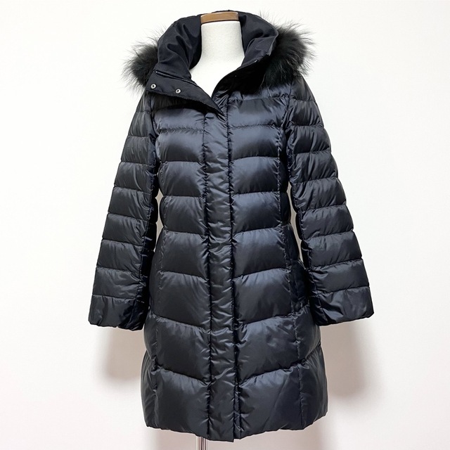 23区 ラクーンファーフード シレータフタロングダウンコート 本格派ま ... 【美品】タトラス ダウンコート ショールカラー チェック柄 ワッペン グレー M