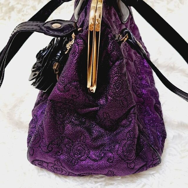 ANNA SUI - 【ANNA SUI】カメリアケース付花柄がま口ハンドバッグ紫の