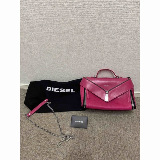 DIESEL(ディーゼル)の⭐️ レディースのバッグ(ハンドバッグ)の商品写真