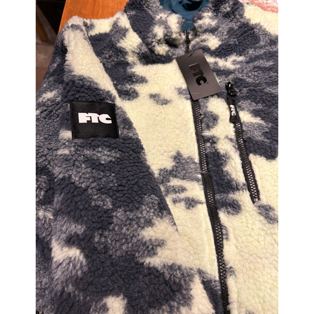 着用機会が無いので出品しますFTC SHERPA FLEECE REVERSIBLE JACKET