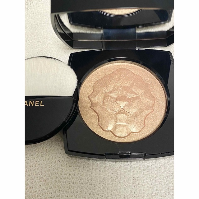 CHANEL(シャネル)のル リオン ドゥ シャネル コスメ/美容のベースメイク/化粧品(フェイスカラー)の商品写真