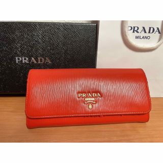 プラダ(PRADA)のプラダ　長財布　赤(財布)