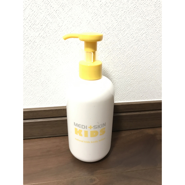 メディスキンキッズ ナチュラルミルクローション 300mL キッズ/ベビー/マタニティの洗浄/衛生用品(ベビーローション)の商品写真