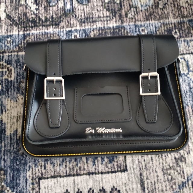 Dr.Martens サッチェルバッグ balibronze.com