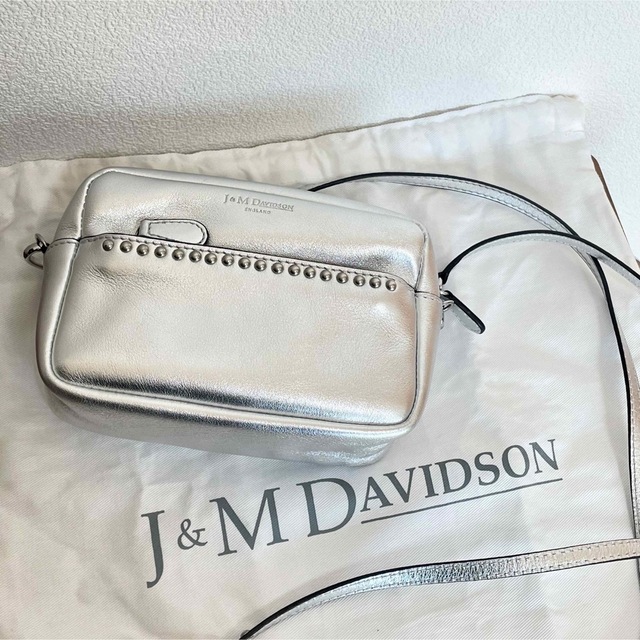 新品未使用 J&M Davidson リップスティックポシェット シルバー- 新品未使用 J&M Davidson リップスティックポシェット シルバー-