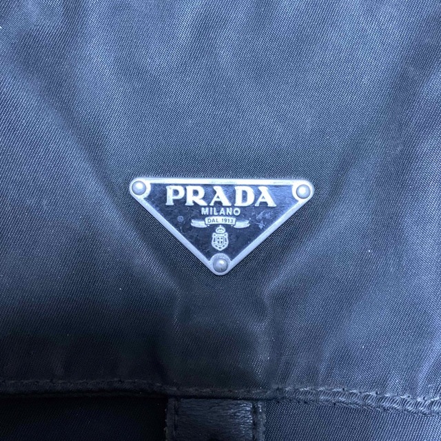 PRADA(プラダ)のプラダ ショルダー バッグ 三角ロゴ ロゴプレート フラップ ナイロン レザー  レディースのバッグ(ショルダーバッグ)の商品写真