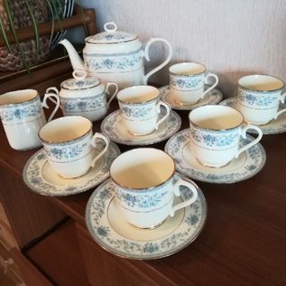 ノリタケ(Noritake)のノリタケ　カップ＆ソーサー6客　ティーポット　ミルクポット　シュガーポット(食器)