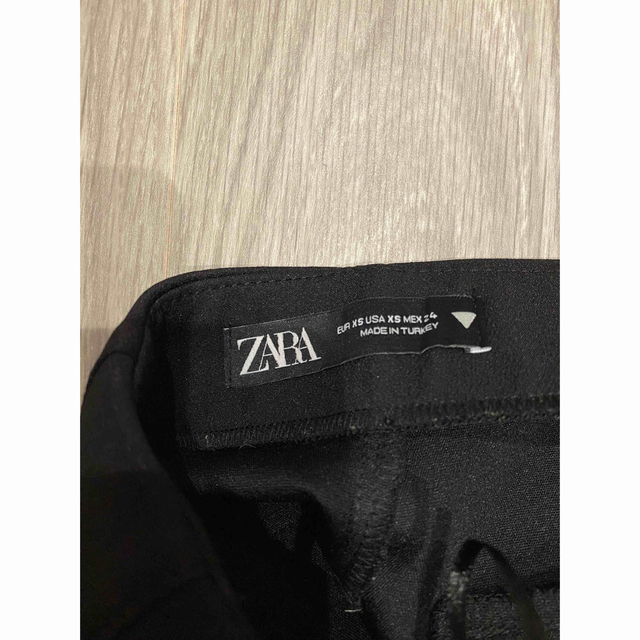 ZARA(ザラ)のザラZARAブラックショーツ レディースのパンツ(ショートパンツ)の商品写真