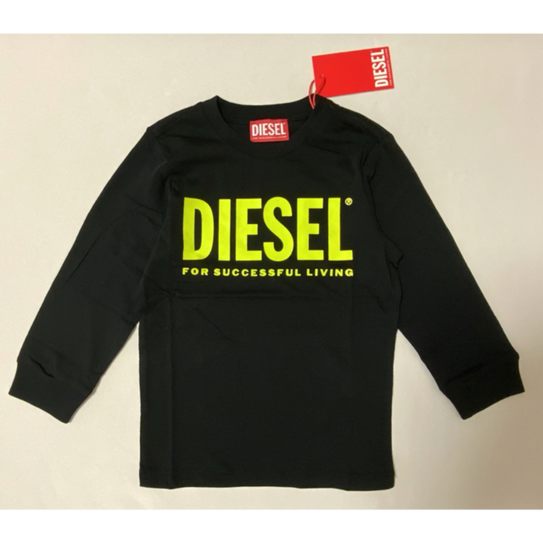 洗練されたデザイン　DIESEL　KIDS　Tシャツ　ロゴ　ブラック　4Y