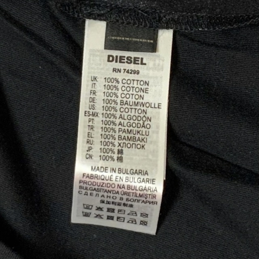 洗練されたデザイン　DIESEL KIDS　TMONY OVER　4Y　 正規品