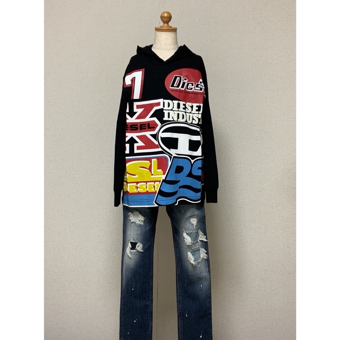 洗練されたデザイン　DIESEL　KID　ウィンタージャケット　10Y　正規品