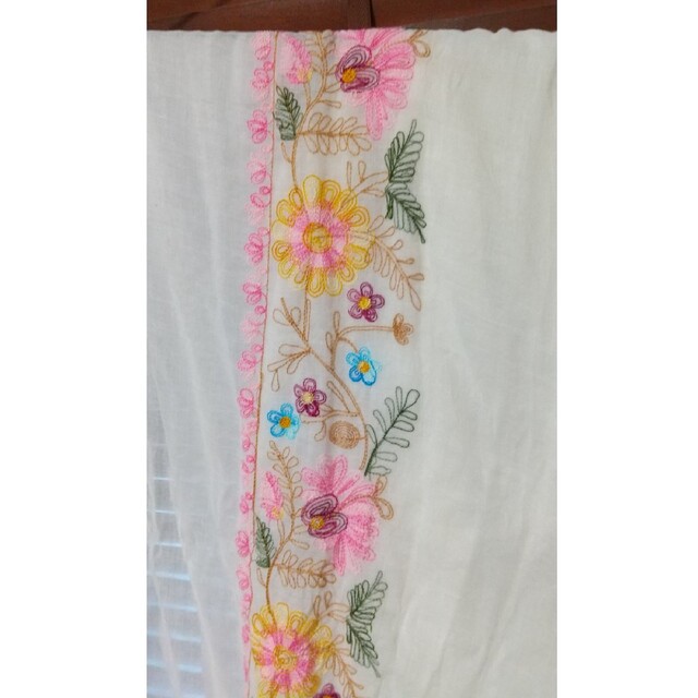 花刺繍のショール 白 ホワイト レディースのファッション小物(ストール/パシュミナ)の商品写真