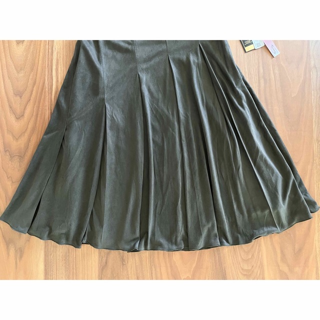 INED(イネド)の新品タグ付INED COLLECTION イネド フランドル 南青山 スカート レディースのスカート(ひざ丈スカート)の商品写真