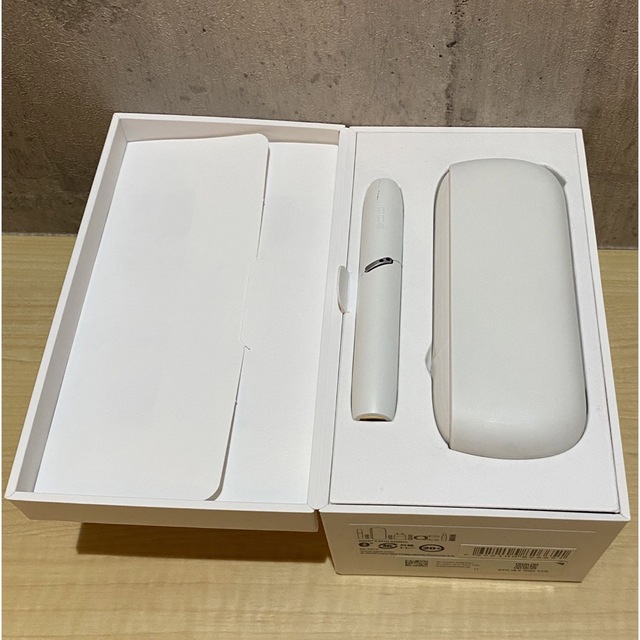 IQOS(アイコス)のiQOS 3 DUO アイコス 3 デュオ ホワイト セット おまけ付き メンズのファッション小物(タバコグッズ)の商品写真