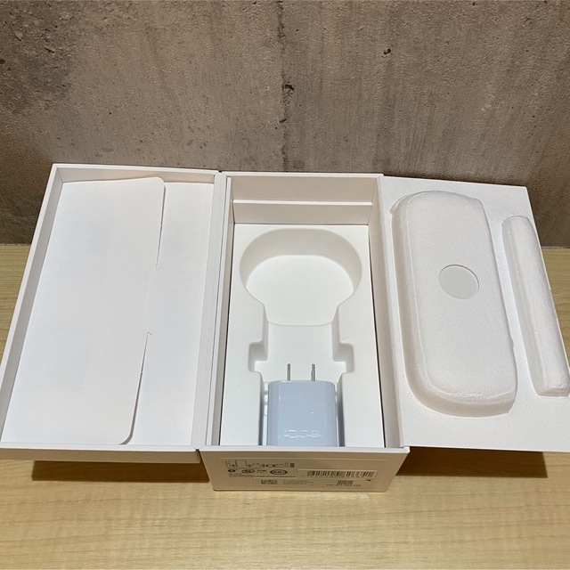 IQOS(アイコス)のiQOS 3 DUO アイコス 3 デュオ ホワイト セット おまけ付き メンズのファッション小物(タバコグッズ)の商品写真