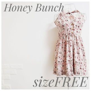 ハニーバンチ(Honey Bunch)の新品未使用 HoneyBunch ディズニー アニメ柄 ホルターネック ワンピ(ミニワンピース)