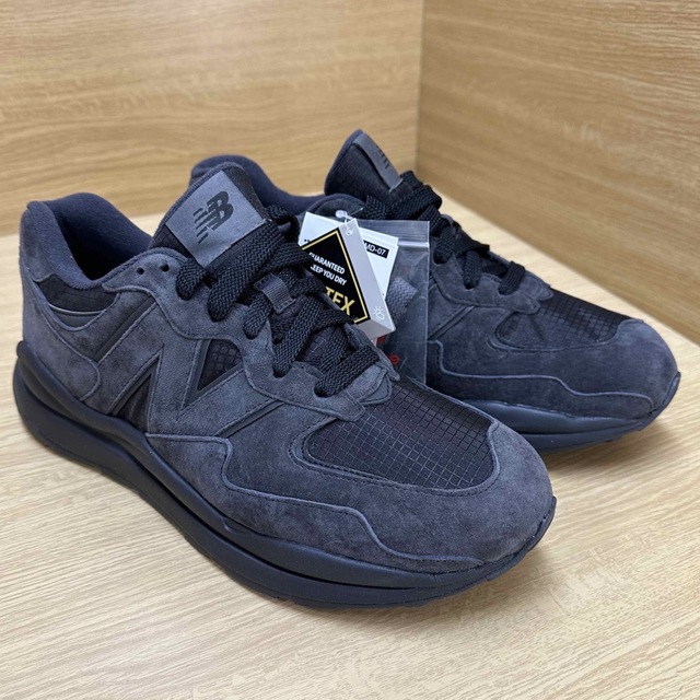 New Balance(ニューバランス)の新品未使用完売品 NEW BALANCE M5740 GORE-TEX UA別注 メンズの靴/シューズ(スニーカー)の商品写真