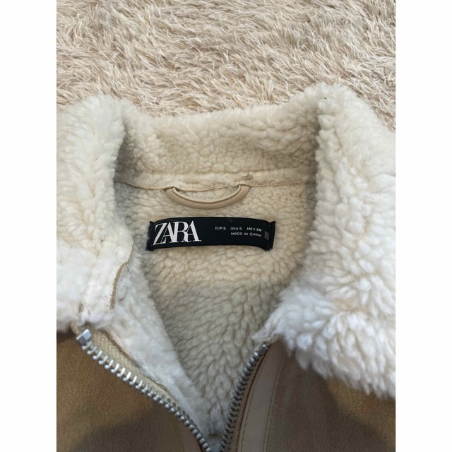 ZARA(ザラ)のショートコート　ZARA レディースのジャケット/アウター(ムートンコート)の商品写真