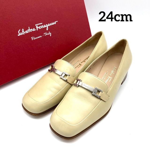 ✨美品✨ Ferragamo 24cm ローファー レザー アイボリー | フリマアプリ ラクマ