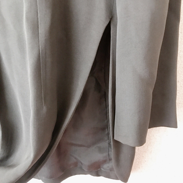 Giorgio Armani(ジョルジオアルマーニ)の極美品　ジョルジオアルマーニ　GIORGIO ARMANI スカート　スーツ　絹 レディースのフォーマル/ドレス(スーツ)の商品写真