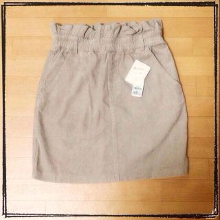新品コーデュロイスカート♭(ひざ丈スカート)