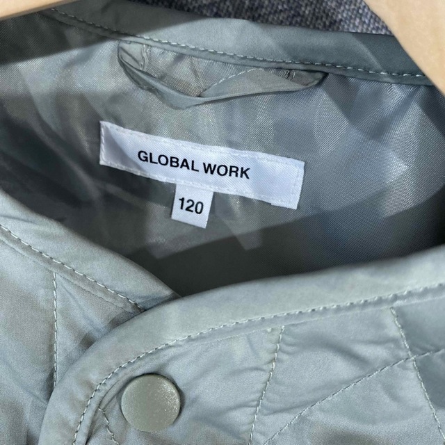 GLOBAL WORK(グローバルワーク)のグローバルワーク 薄中綿撥水ノーカラーブルゾン カーキ 120 キッズ/ベビー/マタニティのキッズ服女の子用(90cm~)(コート)の商品写真