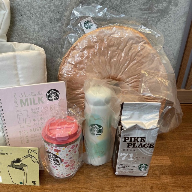 Starbucks(スターバックス)のスターバックス福袋2023スタバ　Starbucks インテリア/住まい/日用品のキッチン/食器(タンブラー)の商品写真