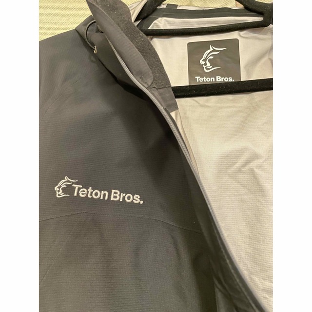 Teton Bros.(ティートンブロス)のTetonbros ツルギライトジャケット　ブラック　L スポーツ/アウトドアのアウトドア(登山用品)の商品写真