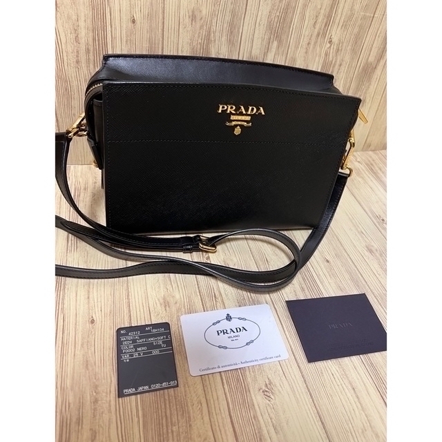 人気急上昇】 - PRADA 美品 サフィアーノ ミニショルダーバッグ 1BH104