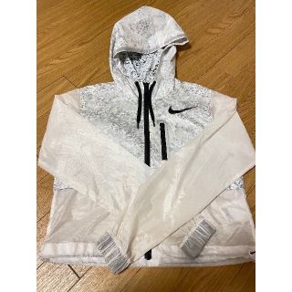 ナイキ(NIKE)のNIKE ウィンドブレーカー(ナイロンジャケット)