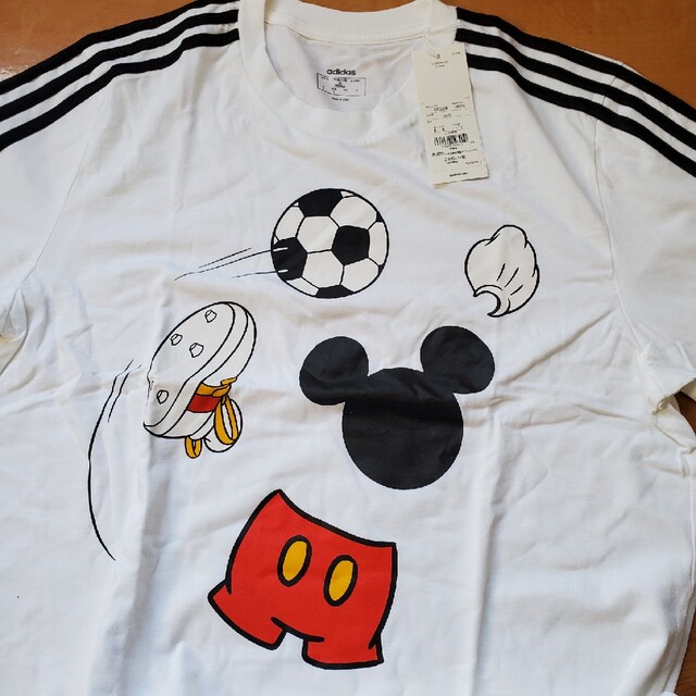 adidas(アディダス)のadidasメンズTシャツ メンズのトップス(Tシャツ/カットソー(半袖/袖なし))の商品写真