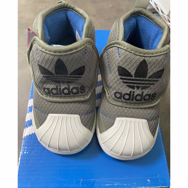 adidas(アディダス)のアディダス/キッズ/SST 360 WTR I キッズ/ベビー/マタニティのベビー靴/シューズ(~14cm)(スニーカー)の商品写真