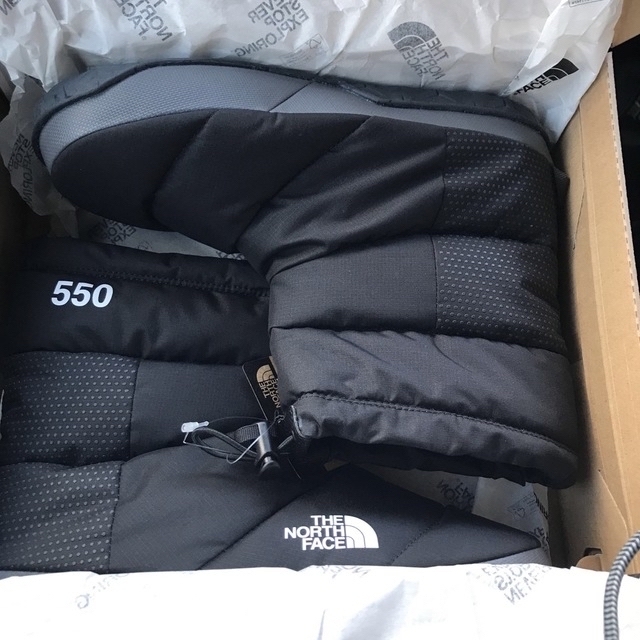 THE NORTH FACE(ザノースフェイス)の新品　ザ・ノースフェイス　ヌプシ　アプレ　ブーティ　ダウンブーツ　ダウンシューズ メンズの靴/シューズ(ブーツ)の商品写真