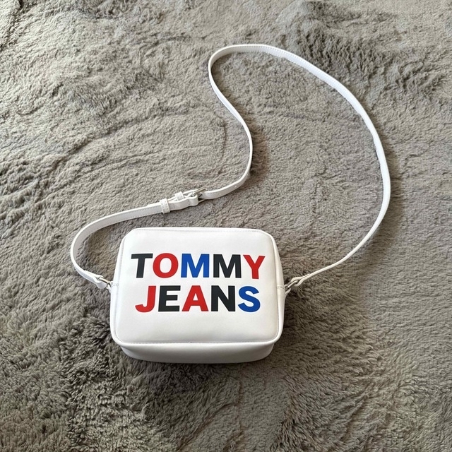 TOMMY HILFIGER(トミーヒルフィガー)のTOMMY HILFIGER バッグ ショルダーバッグ 斜めがけバッグ  レディースのバッグ(ショルダーバッグ)の商品写真