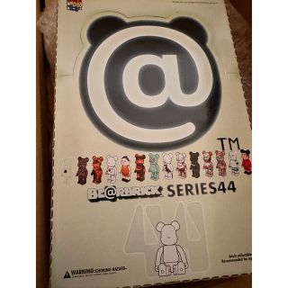 メディコムトイ(MEDICOM TOY)の未開封 ベアブリック BE@RBRICK SERIES 44（BOX24個入り）(キャラクターグッズ)