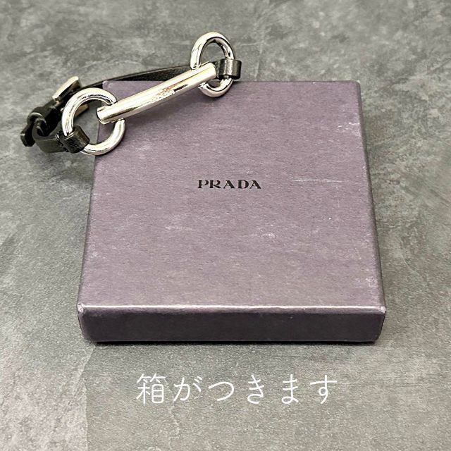 PRADA(プラダ)の【超美品】PRADA プラダ レザー ブレスレット ブラック レディースのアクセサリー(ブレスレット/バングル)の商品写真