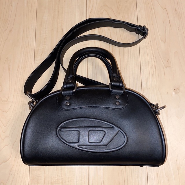 【超美品】DIESEL MERI ミニボストンバッグ ストラップ付き 黒 【超美品】DIESEL MERI ミニボストンバッグ ストラップ付き 黒
