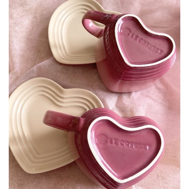 ルクルーゼ♥️ハート マグ トレー セット 4点 - 食器