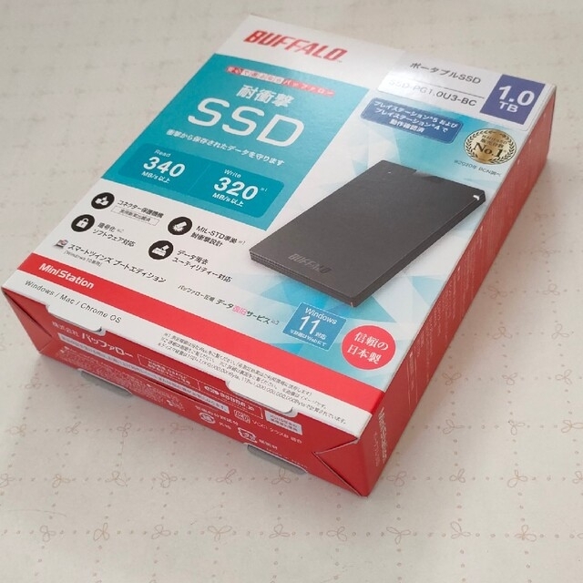 Buffalo(バッファロー)のBUFFALO 外付けSSD SSD-PG1.0U3-BC スマホ/家電/カメラのPC/タブレット(PC周辺機器)の商品写真